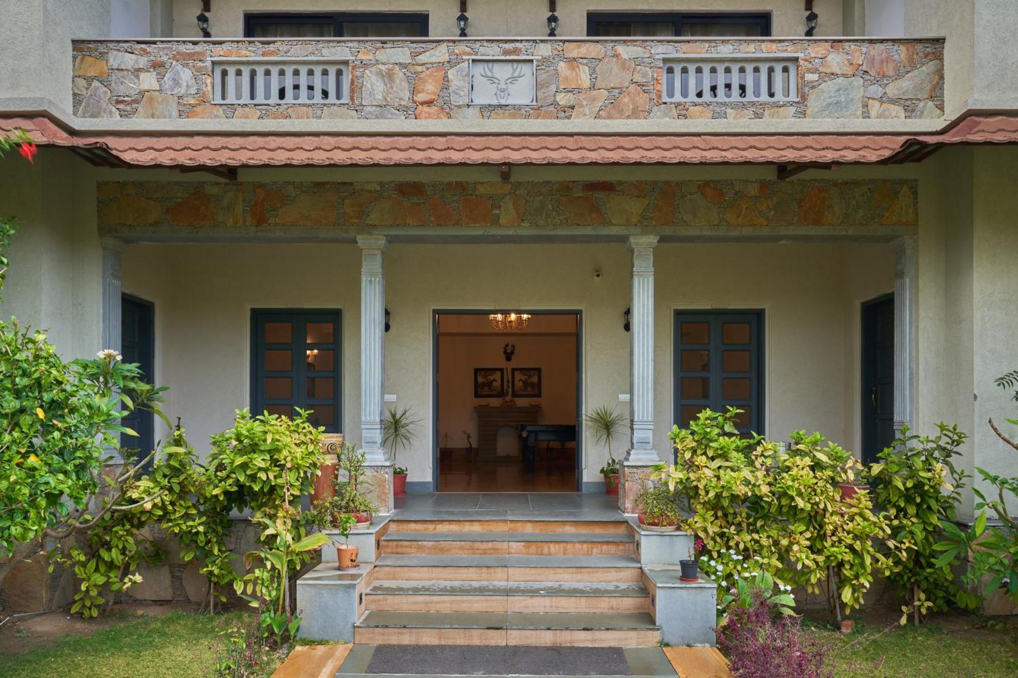 The Hunting Lodge Resort Udaipur - Villas & Pool Dabok Екстер'єр фото